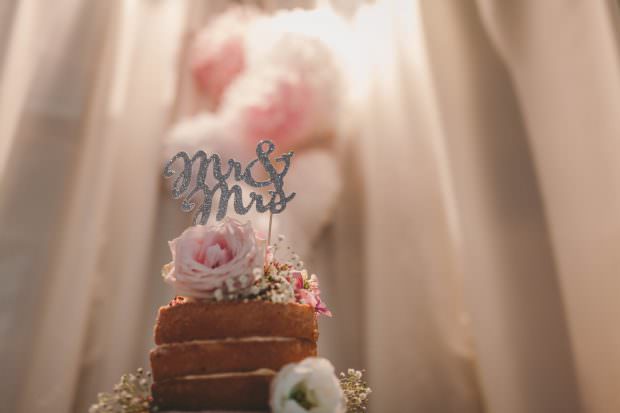 the wedding cake and decor